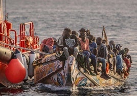 Un cayuco llega a Canarias.