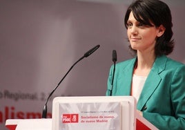 Pilar Sánchez Acera, jefa de Gabinete del ministro Óscar López, interviene en un acto del PSOE.