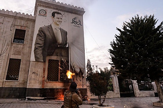 Los rebeldes se aprestan a cercar Damasco para derrocar a Al Assad