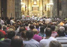 Una misa multitudinaria en Bilbao.