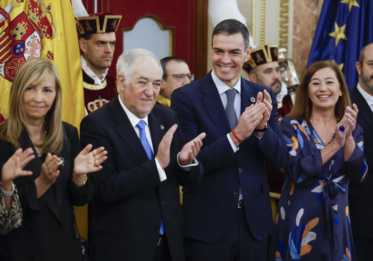 El presidente del Gobierno, Pedro Sánchez, el presidente del Constitucional Cándido Conde-Pumpido, el presidente del Senado Pedro Rollán y la presidenta del Congreso, Francina Armengol.