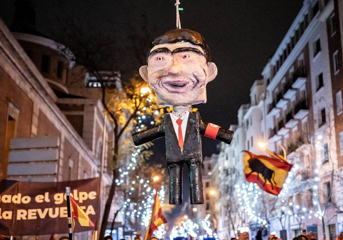Reactivan la causa sobre el muñeco apaleado con la cara de Sánchez
