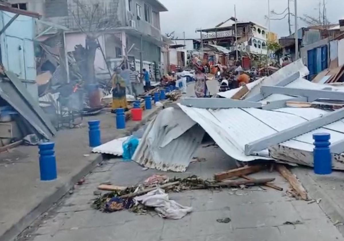 Así ha quedado el archipiélago francés de Mayotte tras el devastador paso del huracán &#039;Chido&#039;