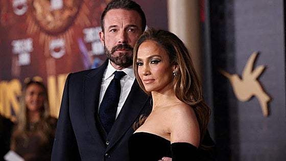 Ben Affleck se reúne con Jennifer López y Jennifer Garner para ver la función escolar de sus hijos