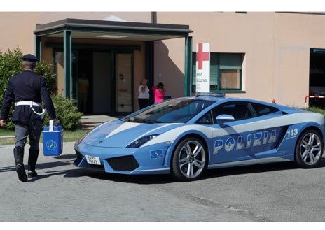 Imagen secundaria 1 - Así son los superdeportivos Lamborghini de la Policía Estatal italiana