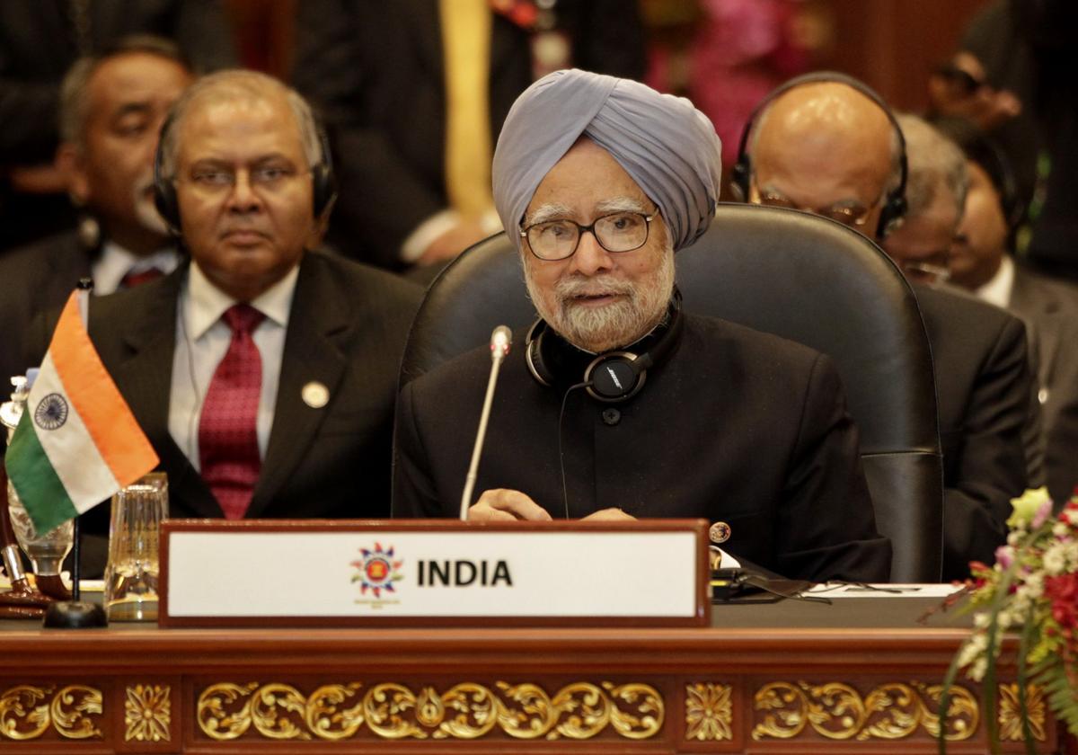 Imagen de archivo del primer ministro Manmohan Singh en una cumbre ASEAN- India.