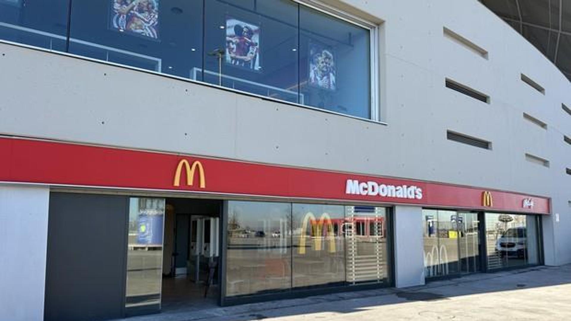 McDonald's, İspanya'daki bir futbol stadyumunda ilk restoranını Metropolitano'da açtı