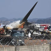 179 muertos y dos supervivientes al desintegrarse un avión en Corea del Sur