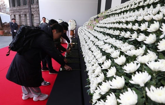 Memorial en Séul por los 179 fallecidos en el accidente aéreo.