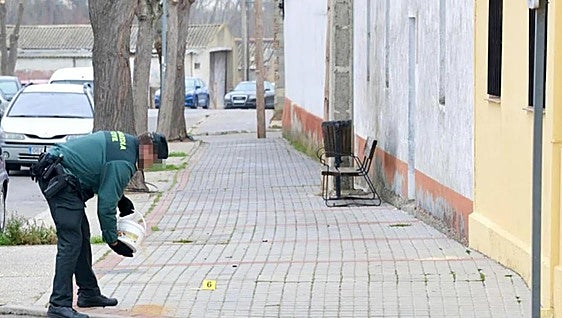 El detenido con una guadaña en Valladolid desafió a los agentes: «Sí, sí, dispara, dispara»