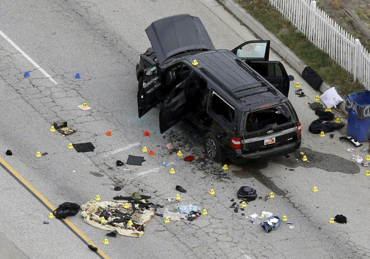 Vehículo usado en su huida por Syed Farook y Tashfeen Malik, pareja que asesinó a 14 personas en un tiroteo en San Bernardino.