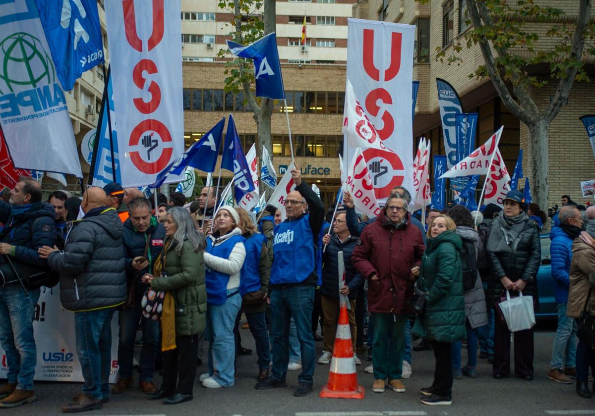 Manifestación de funcionarios por la crisis de Muface