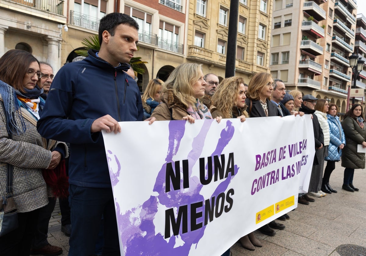 Concentración silenciosa en Logroño por uno de los crímenes machistas del año pasado.