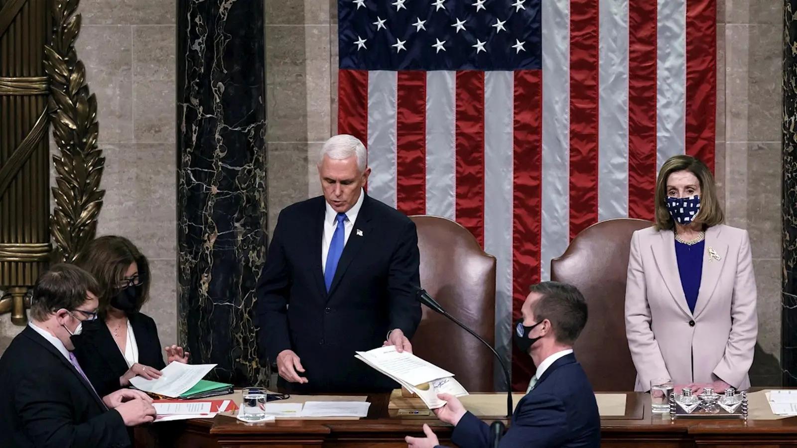 El vicepresidente republicano Mike Pence certifica la victoria de Biden en 2020, hoy le toca el turno a Kamala Harris.