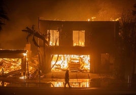 Imagen de una de las viviendas afectadas por los incendios de Los Ángeles.