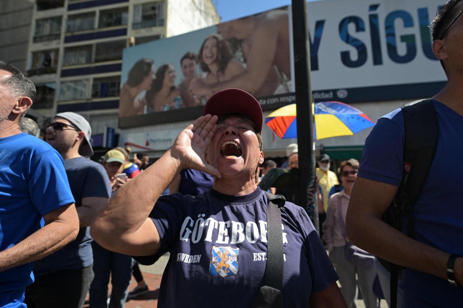 Fotografías: los opositores al chavismo se concentran en Caracas ante la presencia de las nuevas milicias civiles armadas