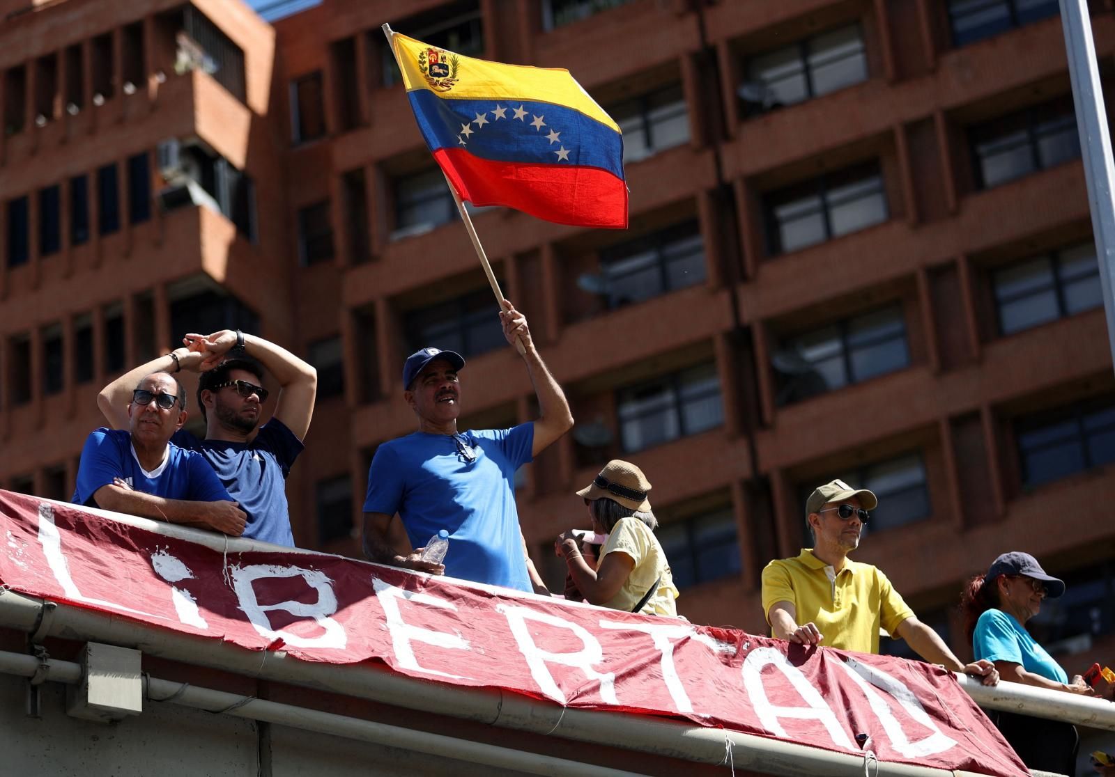 Fotografías: los opositores al chavismo se concentran en Caracas ante la presencia de las nuevas milicias civiles armadas