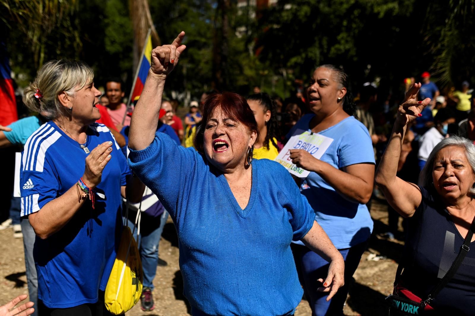 Fotografías: los opositores al chavismo se concentran en Caracas ante la presencia de las nuevas milicias civiles armadas