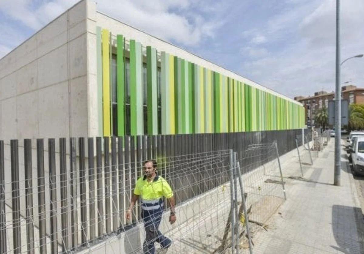 Colegio público Nuestra Señora de Bótoa, junto a la plaza de toros de Badajoz.