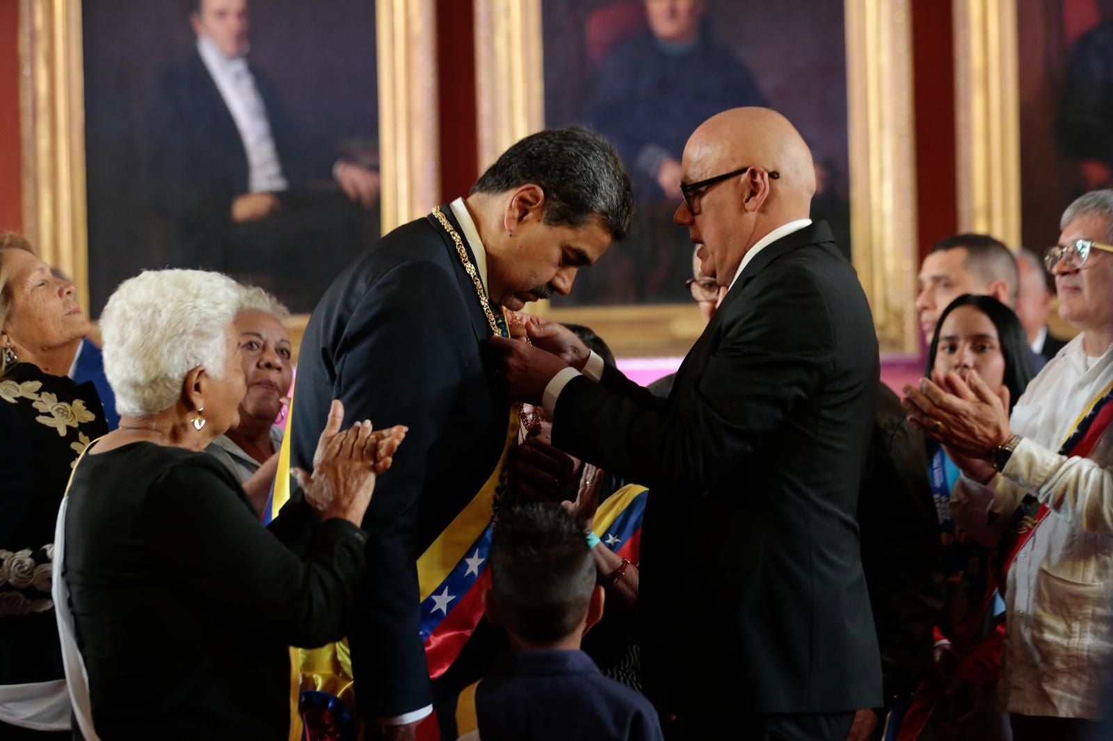 Fotografías: Maduro se autoproclama presidente de Venezuela