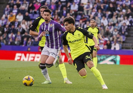 El Valladolid resucita ante el Betis y sueña con la salvación