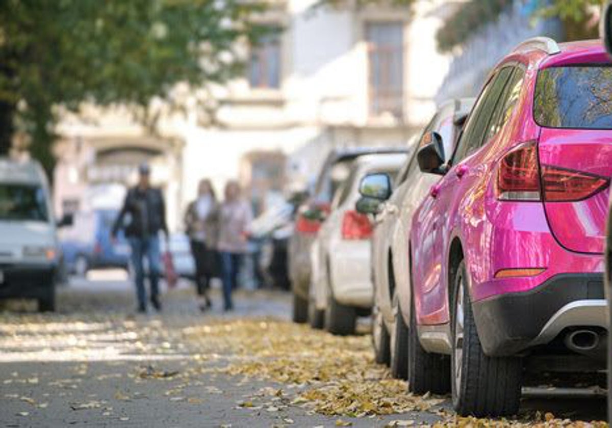 La velocidad máxima permitida en las cercanías de un colegio suele ser de 30 km/h