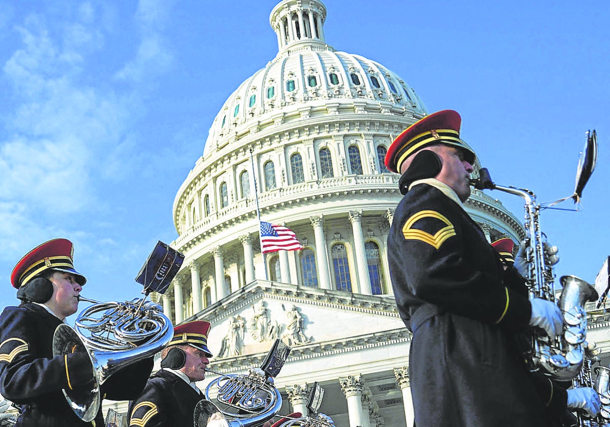 Ensayo de la banda militar frente al Capitolio de cara a la investidura de Trump.