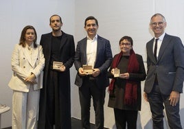 Sara Puig, presidenta Fundació Miró; Àlex Agulló (premiado); Carlos Torres Vila, presidente de BBVA y presidente Fundación BBVA (premiado), Dolors Ricard (premiada) y Marko Daniel, director Fundació Miró.