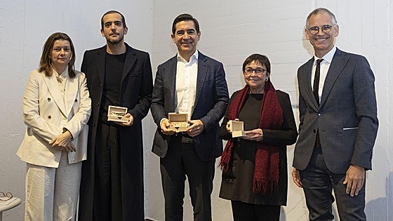 La Fundación BBVA recibe el reconocimiento de la Fundació Joan Miró por más de tres décadas de apoyo