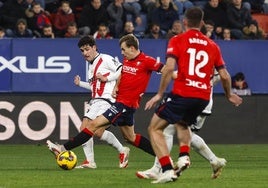 Osasuna y Rayo igualan fuerzas para mantenerse en la zona tranquila de la tabla