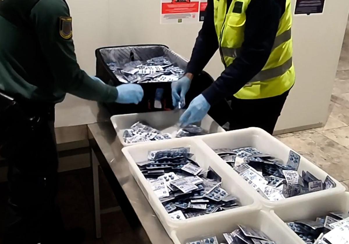 La Guardia Civil se incauta de las pastillas.