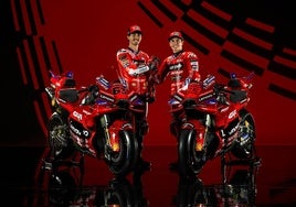 Pecco Bagnaia y Marc Márquez, en su presentación con Ducati.