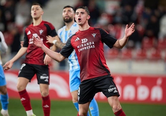 Agónico triunfo del Mirandés, que se sitúa a un punto del ascenso directo