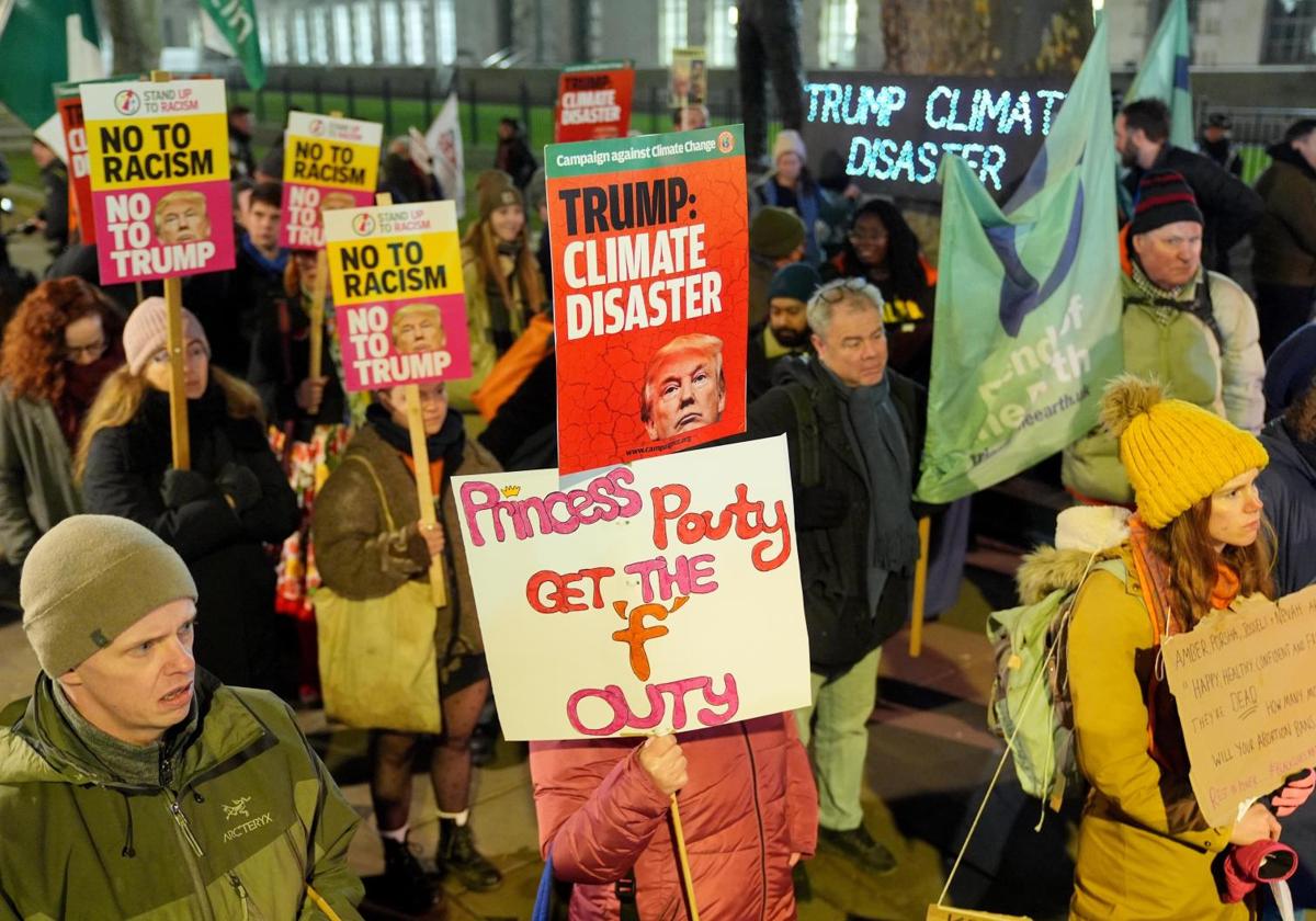 En capitales como Londres se han registrado protestas por la toma de posesión de Trump.