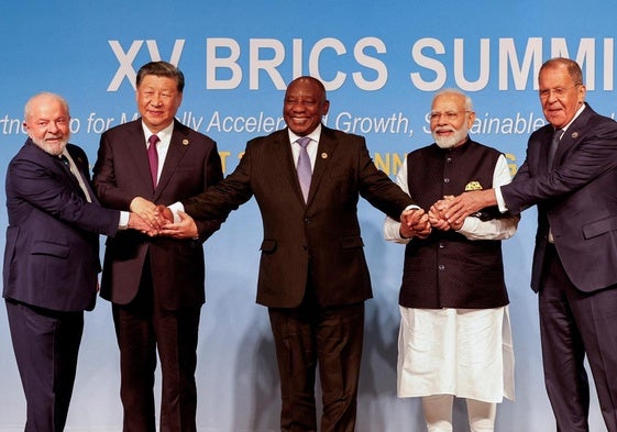 Foto de familia con los mandatarios que acudieron a la reunión del BRICS en 2023.