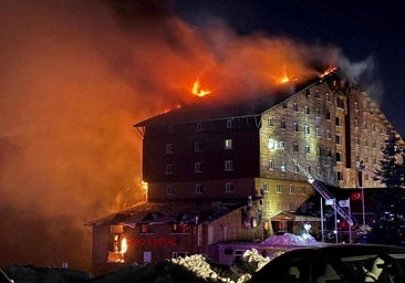 Un incendio en un hotel de una estación de esquí en Turquía causa al menos 76 muertos