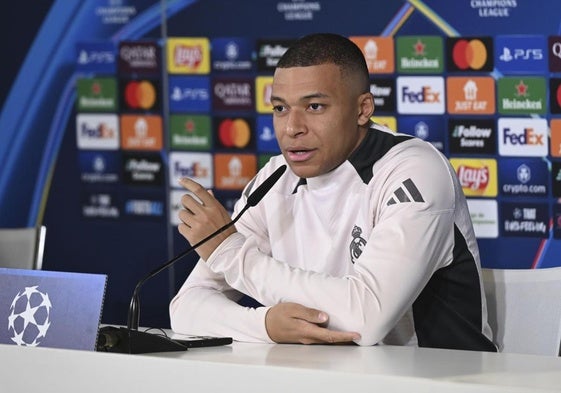 Kylian Mbappé, durante la rueda de prensa previa al Real Madrid-Salzburgo.