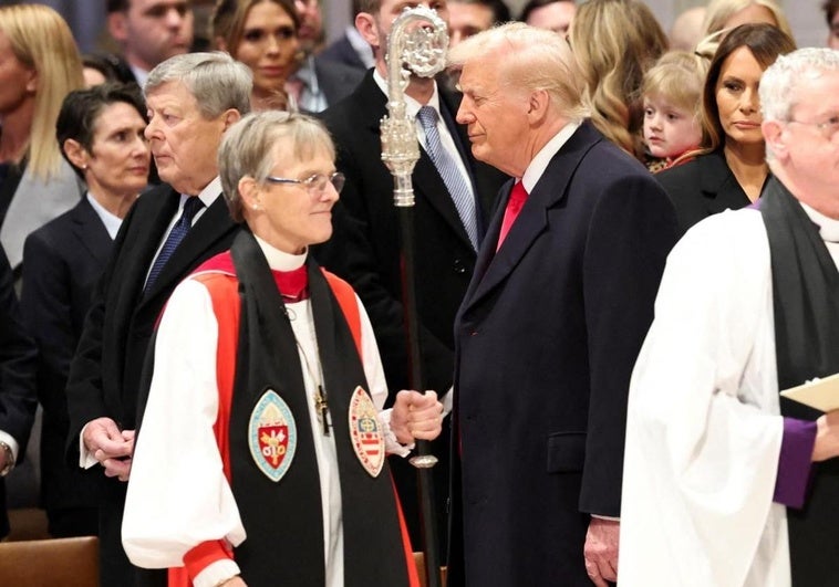 La reverenda Mariann Edgar Budde en la ceremonia de despedida de los actos presidenciales.