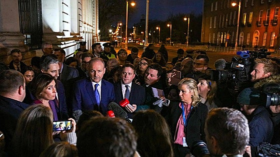 Una sesión caótica en el Parlamento irlandés retrasa a este jueves la elección del primer ministro