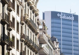 Vista de la sede del Banco Sabadell en la Diagonal de Barcelona