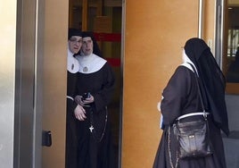 Visita de las monjas cismáticas de Belorado a los Juzgados de Burgos.