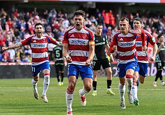 El Granada sigue soñando con el ascenso tras vencer al Sporting
