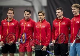 David Ferrer, junto a los jugadores que componen el equipo español de Copa Davis.