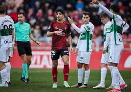 El Mirandés se exhibe y supera al Elche en la pelea por Primera