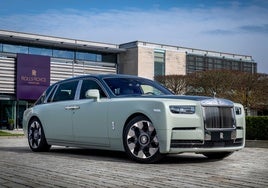 Interior del Phantom, donde viene integrado de serie el sistema que desprende una fragancia creada por Rolls-Royce.