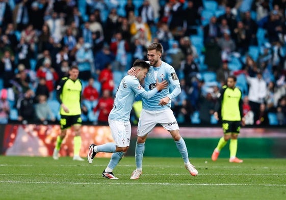 El Celta remonta ante el Betis y se aleja del descenso