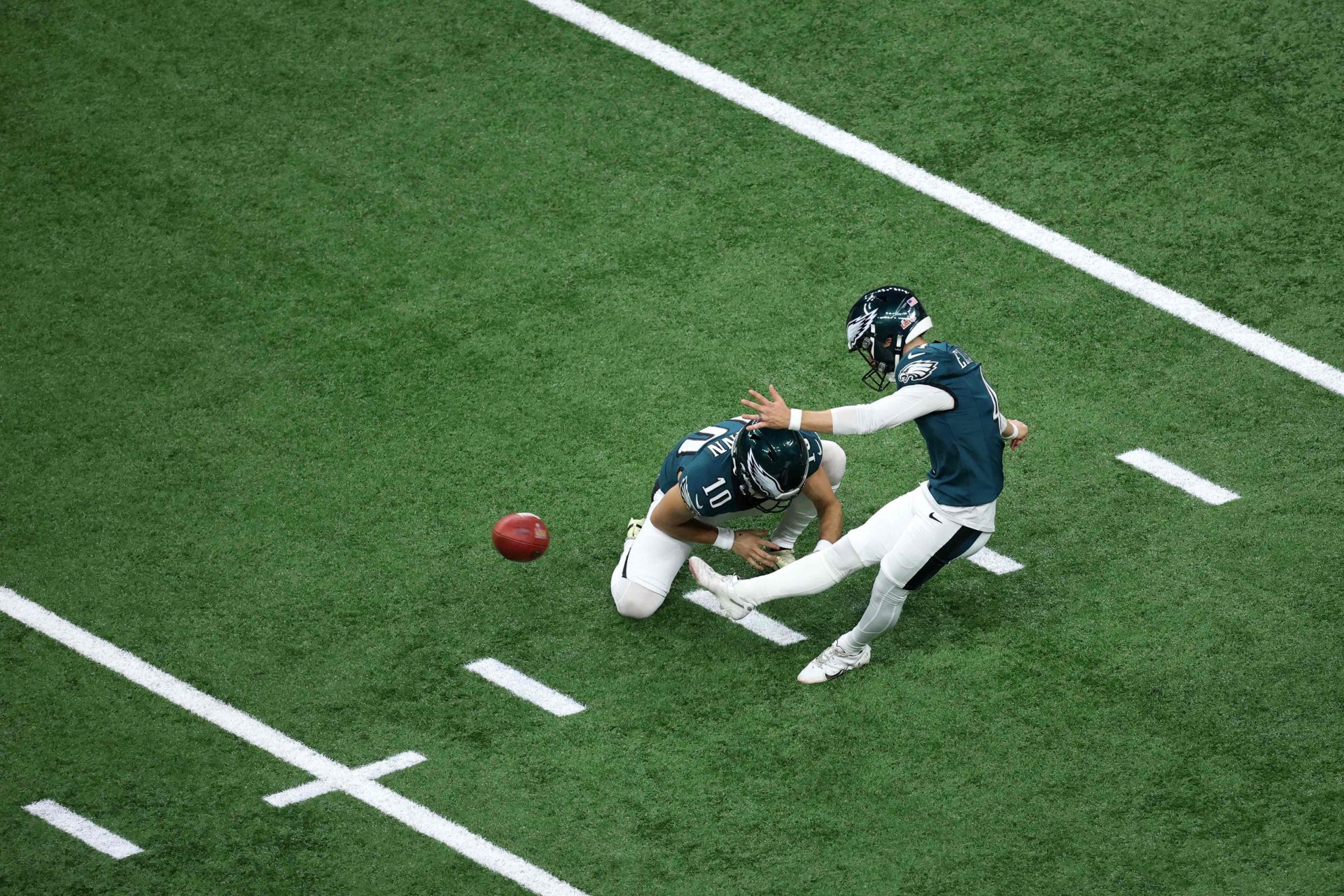 Jake Elliott subió el 10-0 al marcador para los Philadelphia Eagles transformando este field goal de 48 yardas.