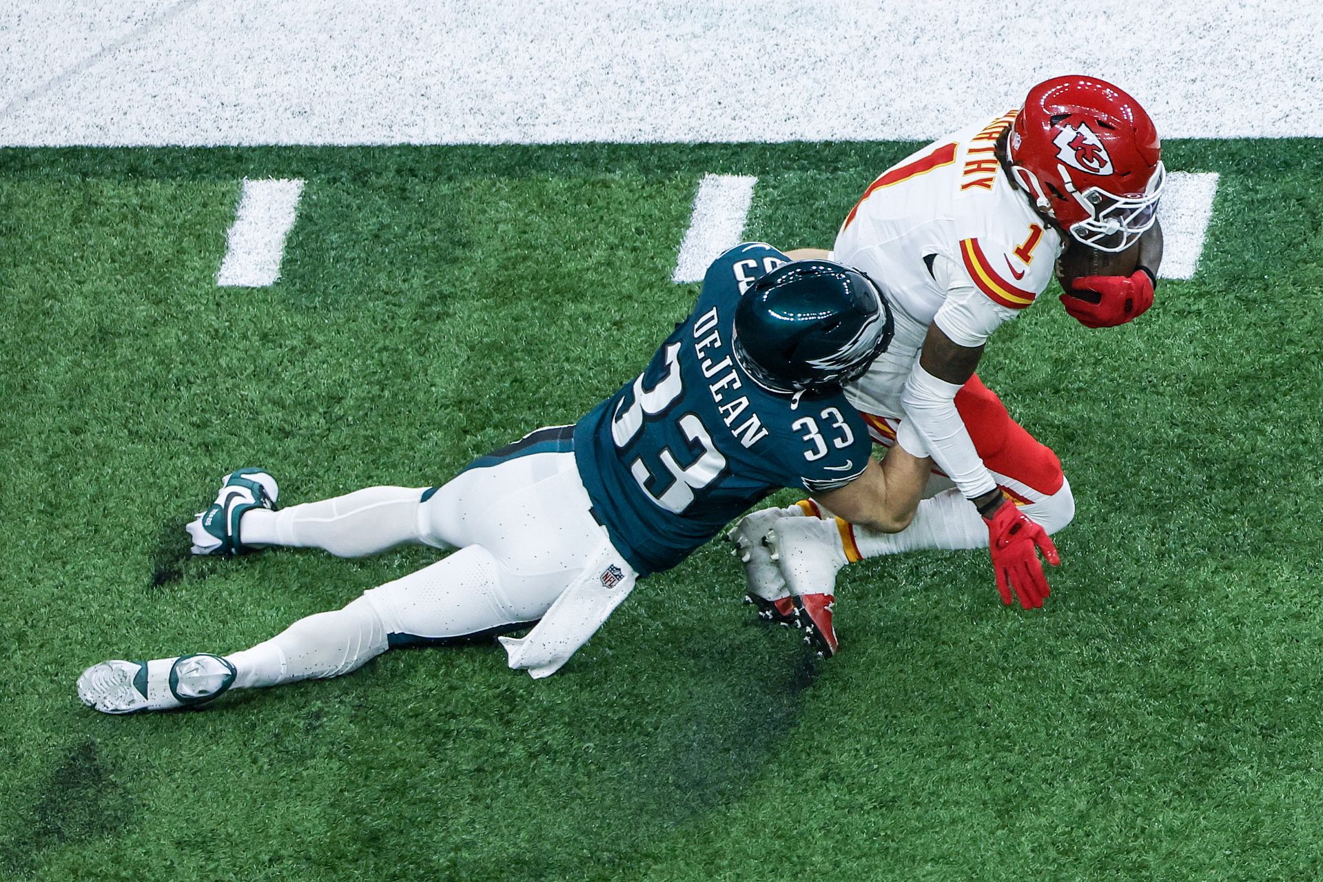 Pese a que los Kansas City Chiefs lograron recortar distancias con un touchdown de Xavier Worthy (34-6), la final estaba totalmente decantada para los Philadelphia Eagles, que aumentaron la escabechina.