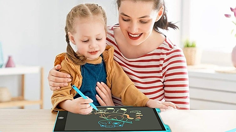 Esta mini pizarra LCD de 12 pulgadas para jugar, aprender y ahorrar papel cuesta cuesta sólo 14€