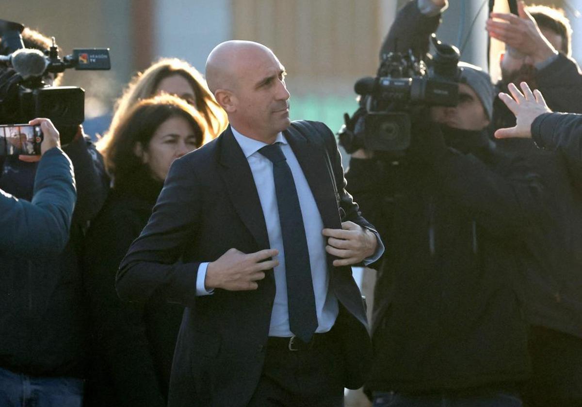 Directo: Luis Rubiales declara en su juicio por el beso no consentido a Jenni Hermoso